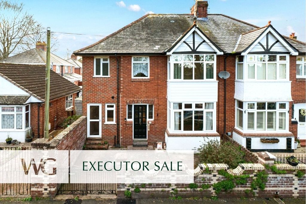 Property photo 1 of 10 Front External