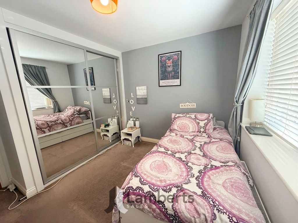 Property photo 3 of 19 Master Bedroom