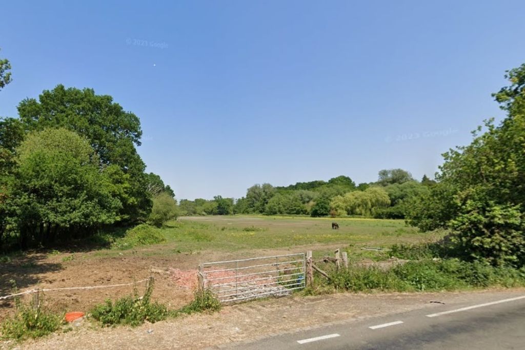 Property photo 1 of 2