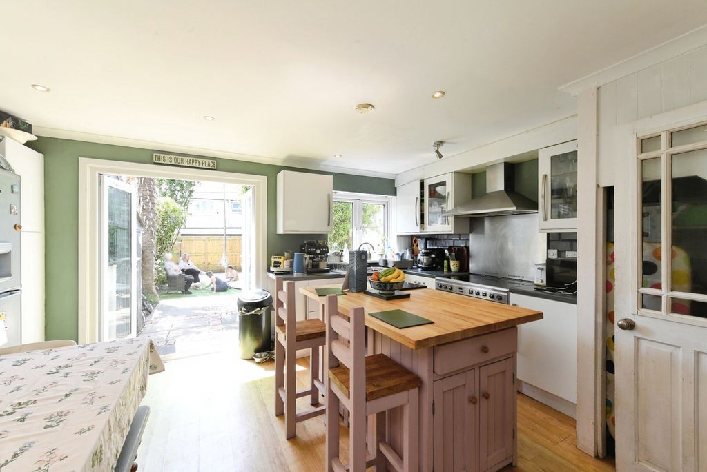 Property photo 3 of 17 Kitchen/Diner