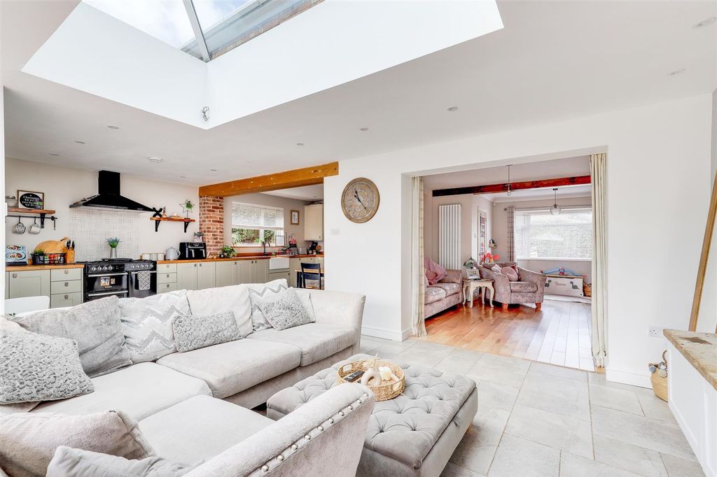 Property photo 3 of 23