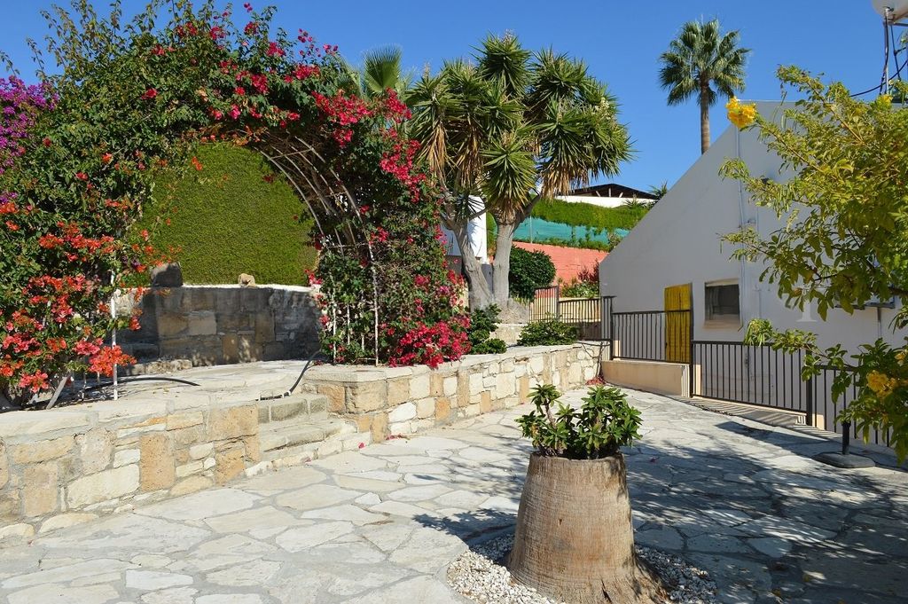 Property photo 2 of 15