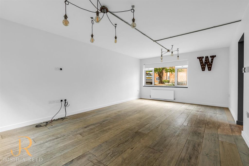 Property photo 3 of 11 Internal-3.Jpg