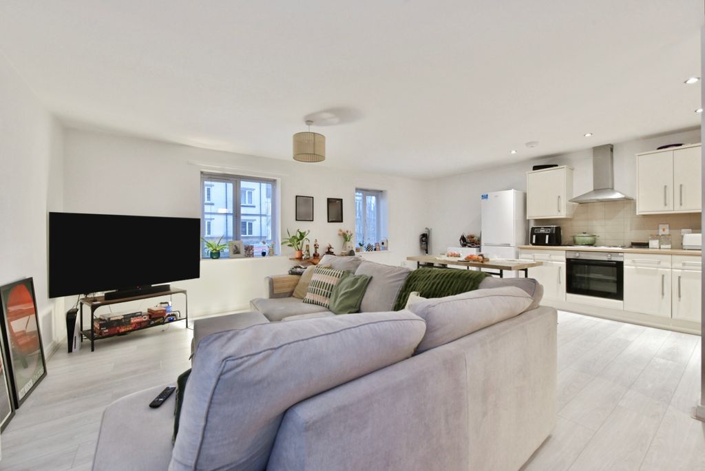 Property photo 2 of 19 Pbox-Img.Jpg