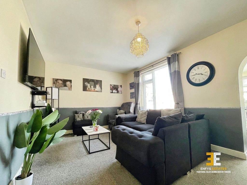 Property photo 3 of 27