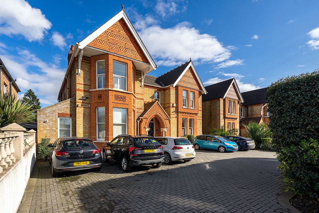 Property photo 1 of 11