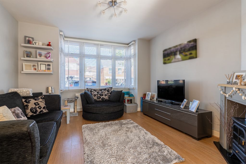 Property photo 2 of 20 3900205
