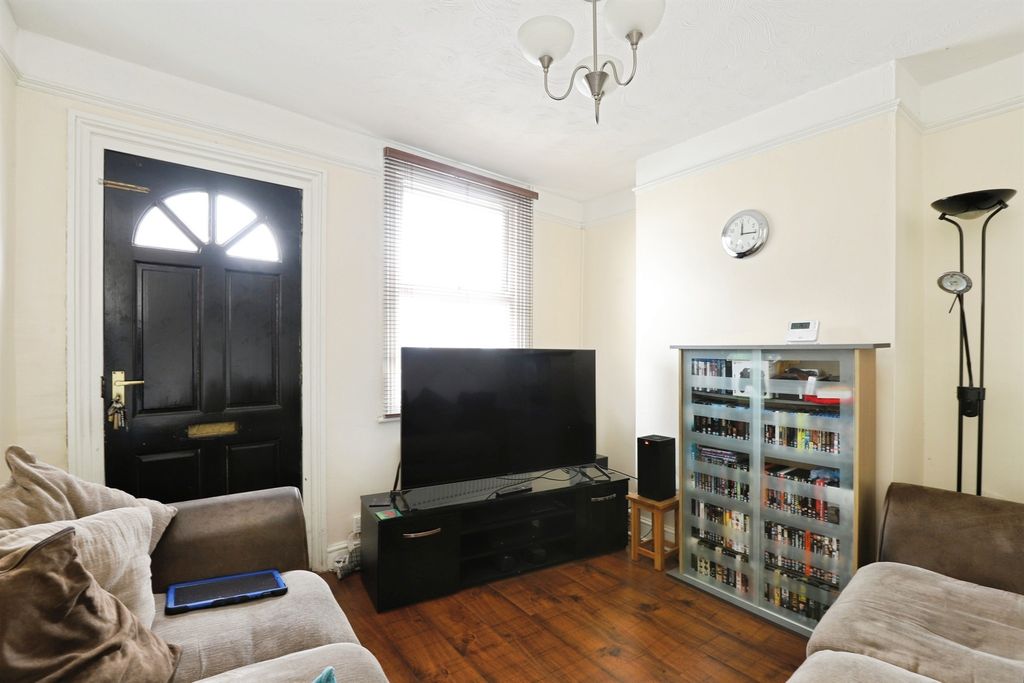 Property photo 2 of 13