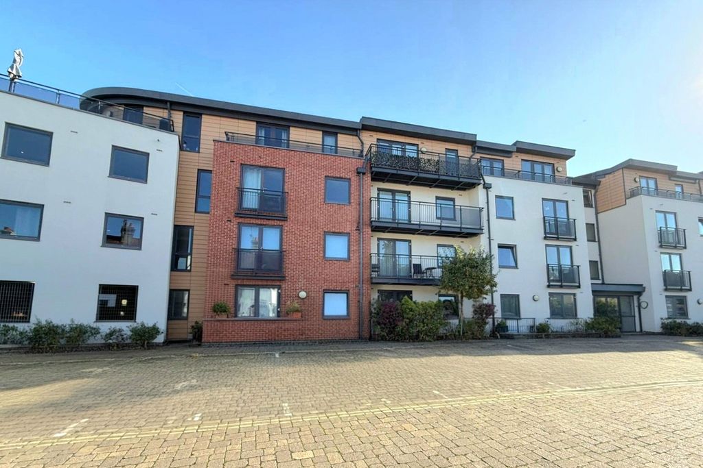 Property photo 1 of 7 Picture No. 11