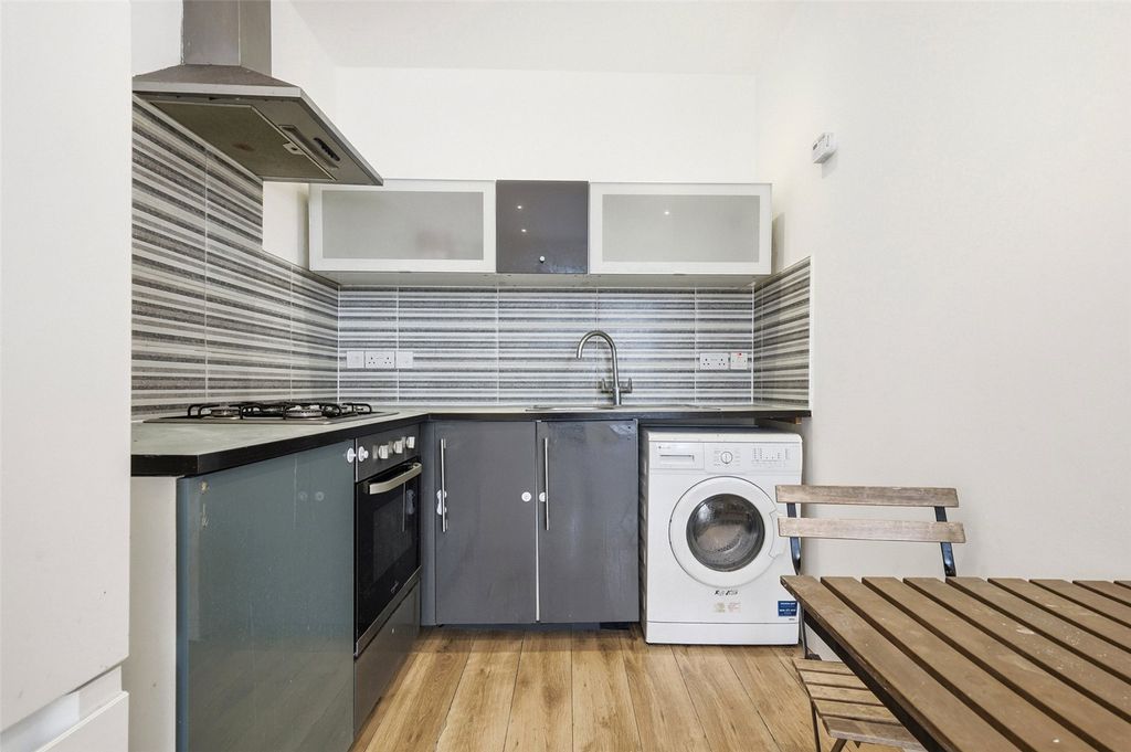 Property photo 2 of 8 Picture No. 05