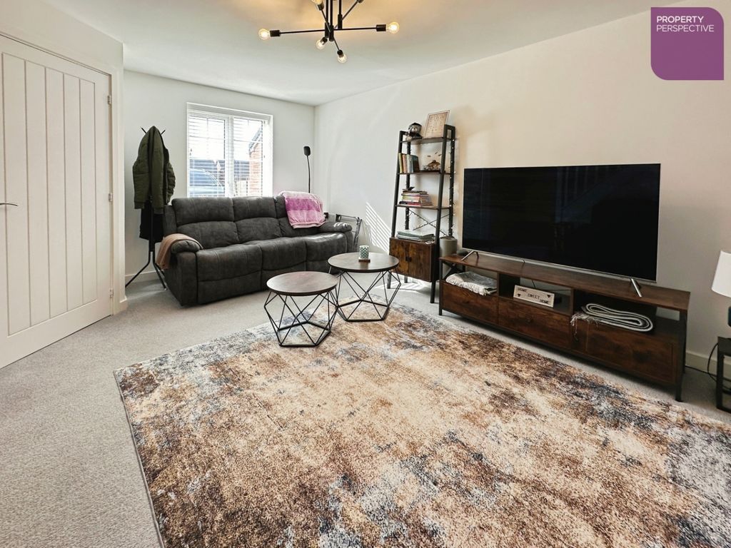 Property photo 3 of 12 Lounge