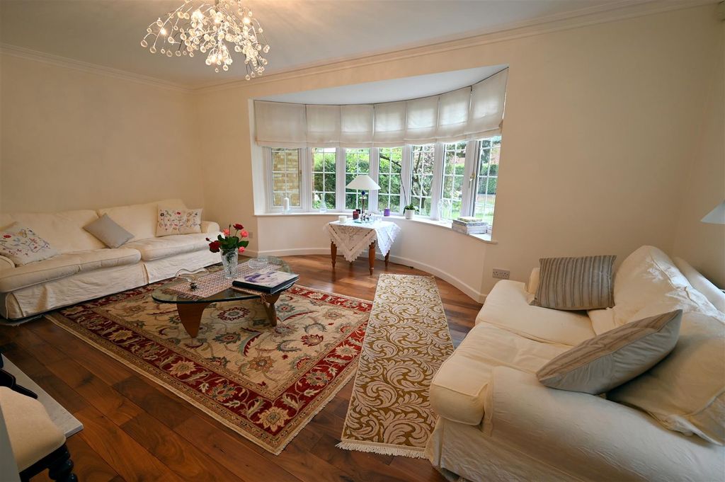 Property photo 3 of 27 Sitting Room.Jpg