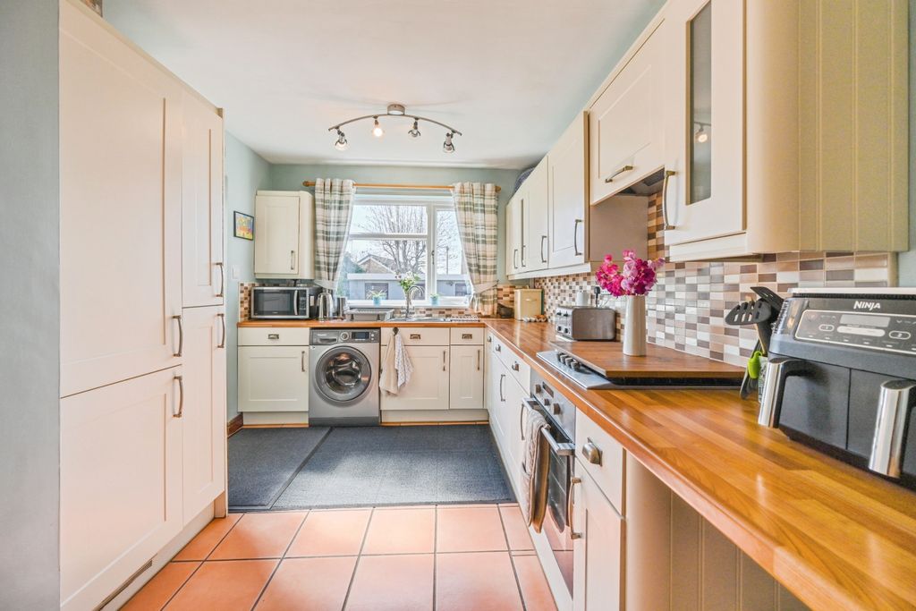 Property photo 3 of 15