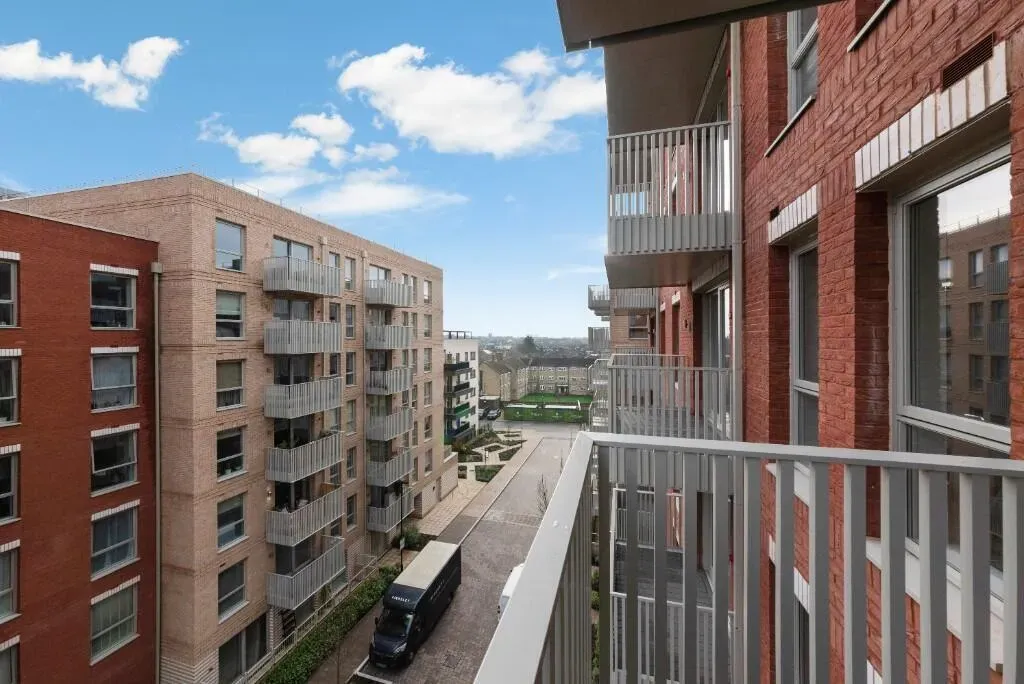 Property photo 2 of 17