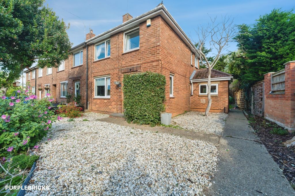 Property photo 2 of 25