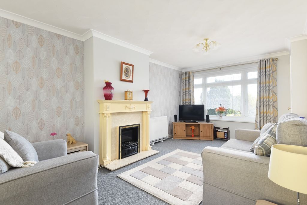 Property photo 2 of 18 4558429