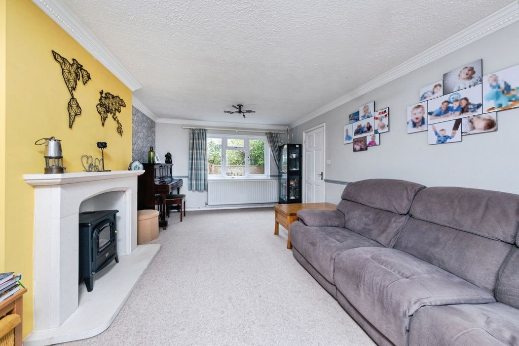 Property photo 3 of 24 Pbox-Img.Jpg