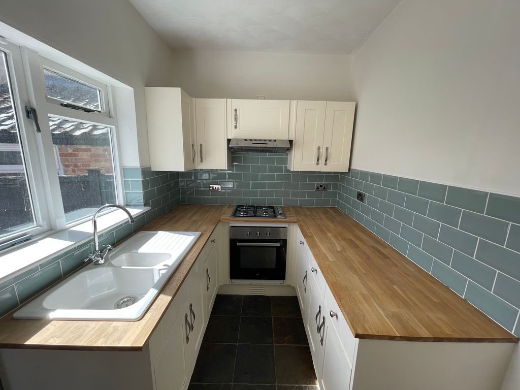 Property photo 3 of 9 Kitchen