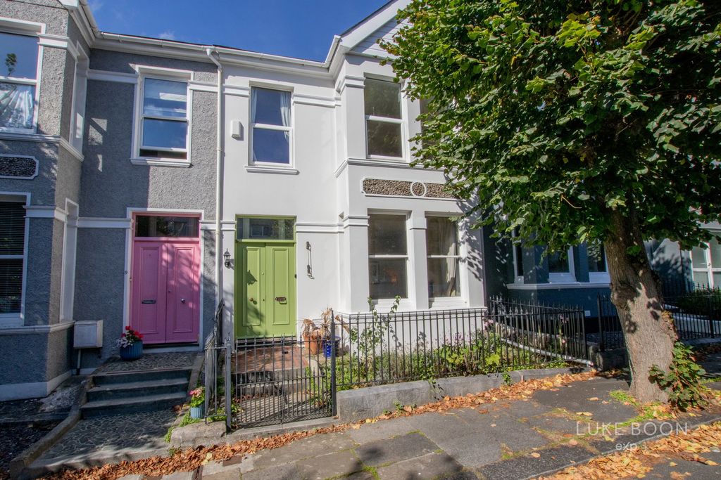 Property photo 1 of 22
