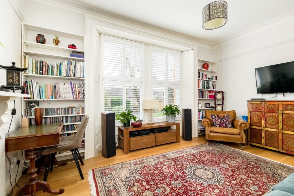 Property photo 3 of 17 Sitting Room