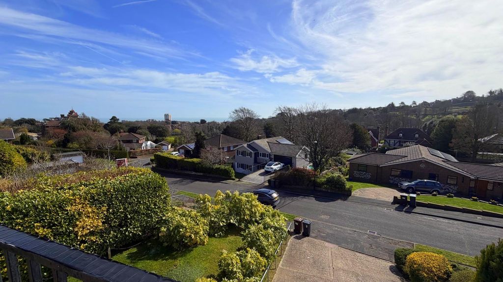 Property photo 3 of 23 Hyde27.Jpg