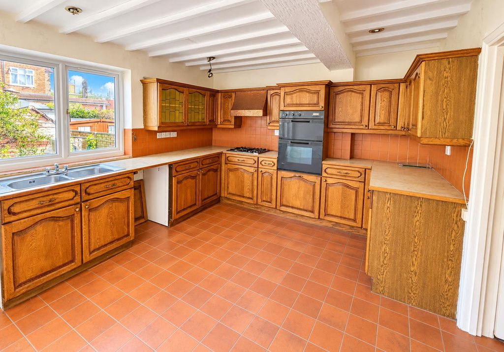 Property photo 2 of 15 9.Png
