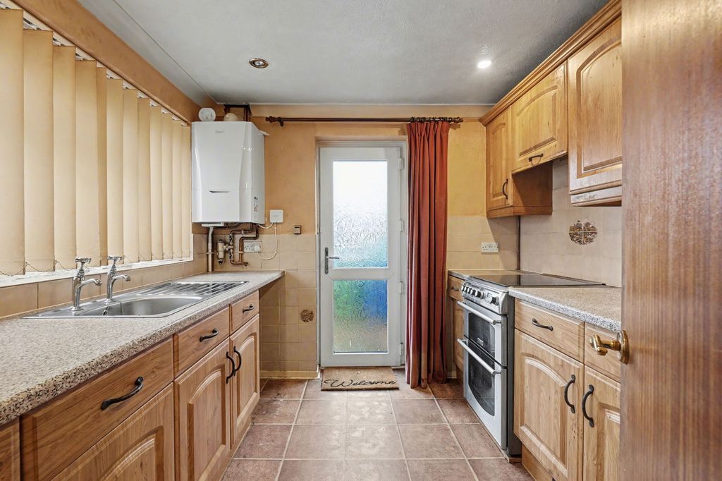 Property photo 3 of 24