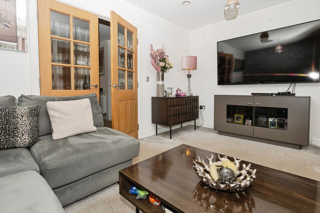 Property photo 3 of 12 Photo