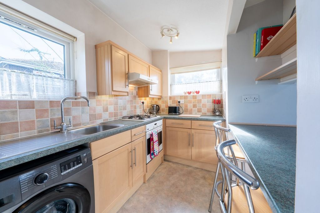 Property photo 3 of 14