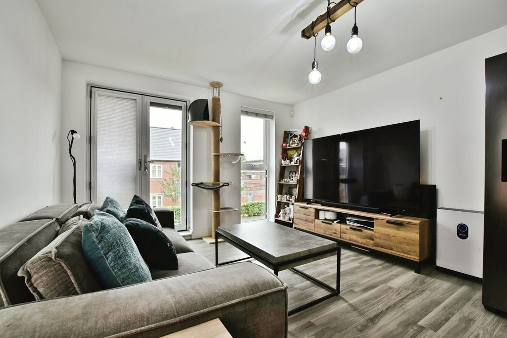 Property photo 2 of 23 Pbox-Img.Jpg