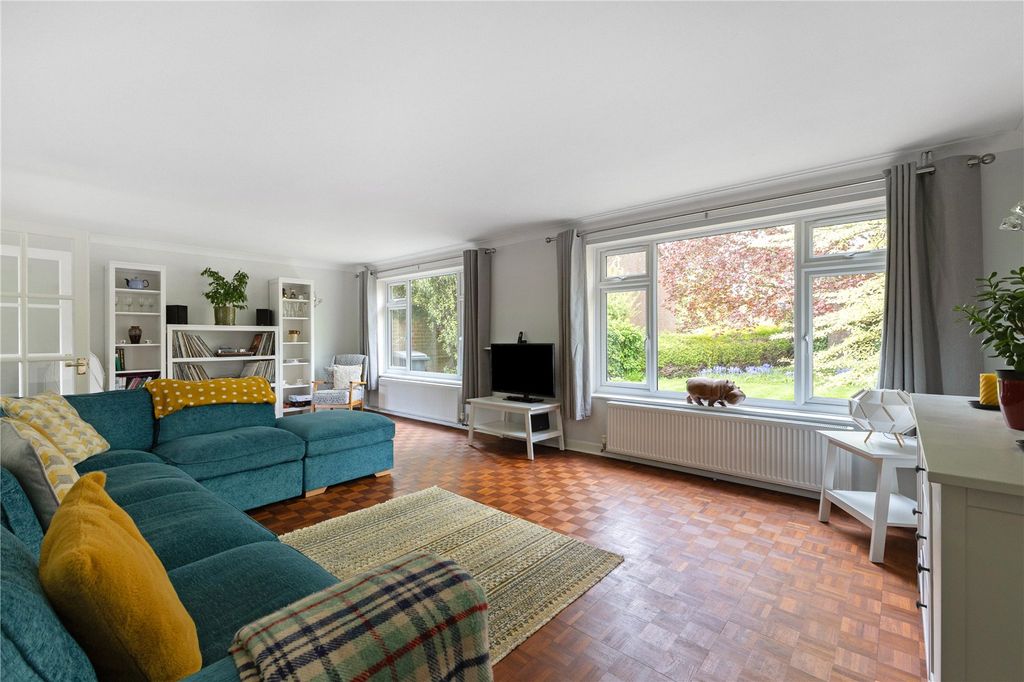 Property photo 2 of 14 Sitting Room
