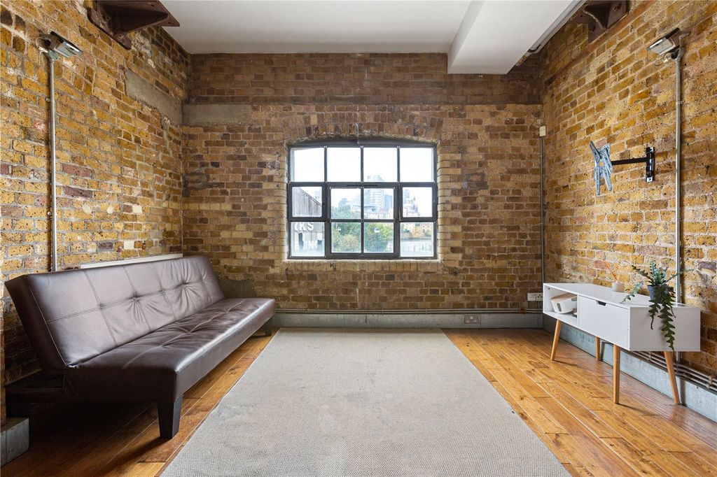 Property photo 2 of 12 Picture No. 02