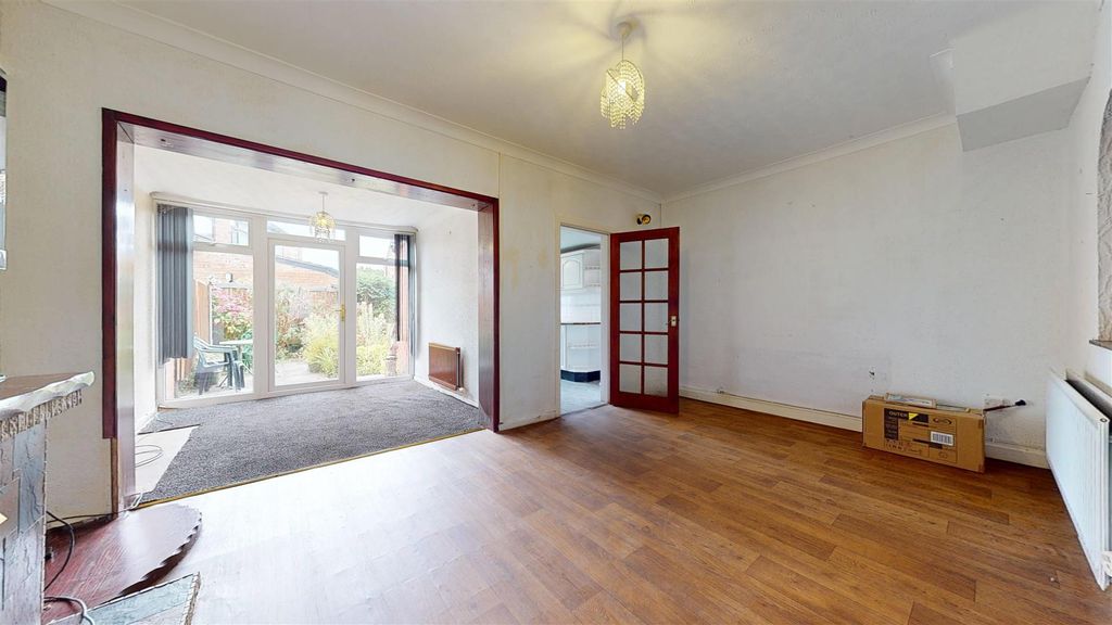 Property photo 2 of 26 Braeside Crescent - Dining Room
