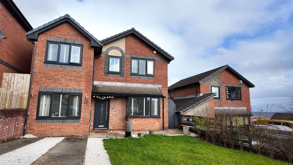 Property photo 1 of 16 Front