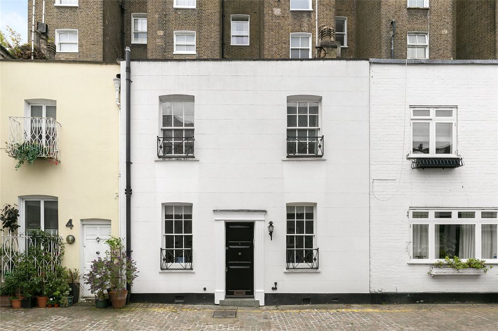 Property photo 1 of 13 External