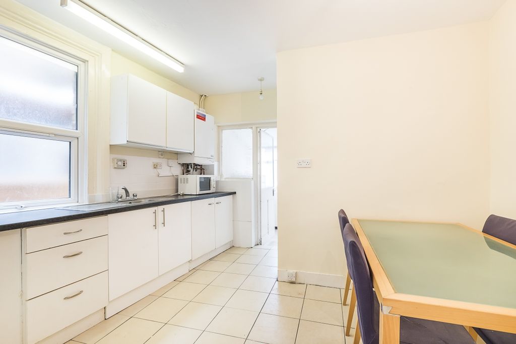 Property photo 2 of 9 2