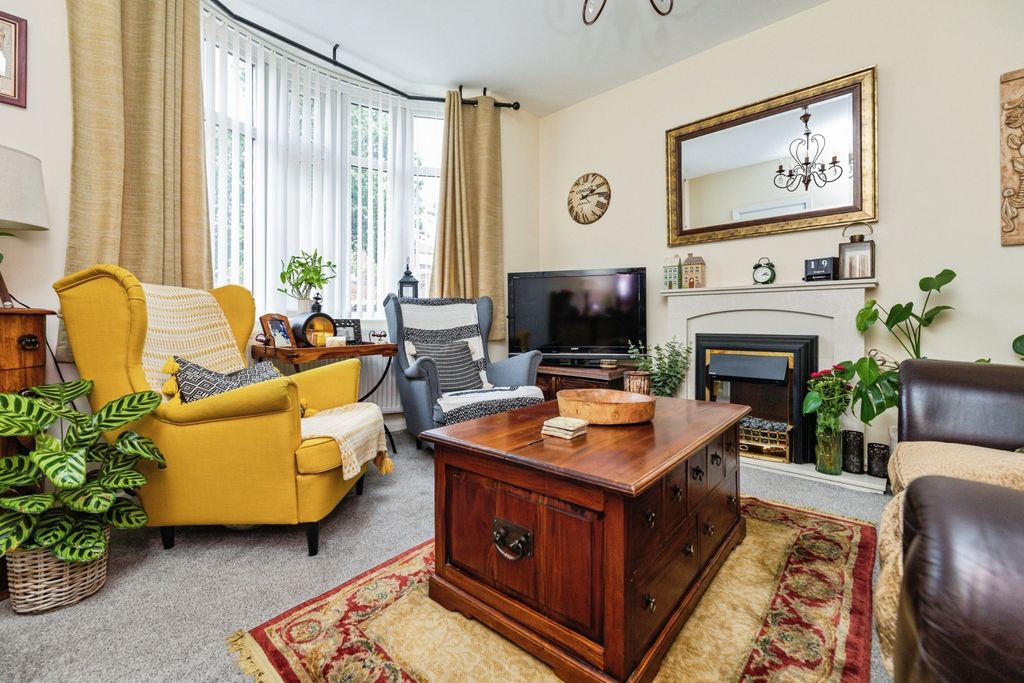 Property photo 3 of 32 Pbox-Img.Jpg