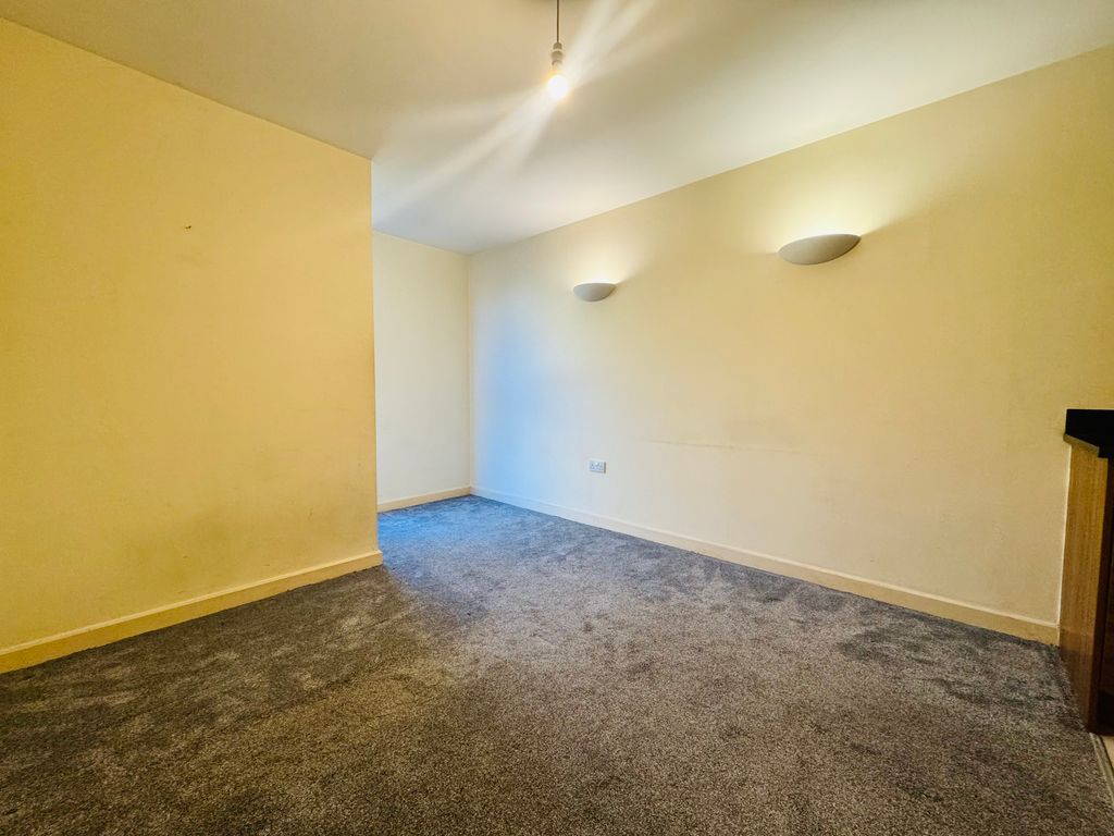 Property photo 2 of 7 Living Room