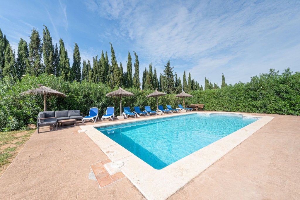 Property photo 2 of 20 Pool