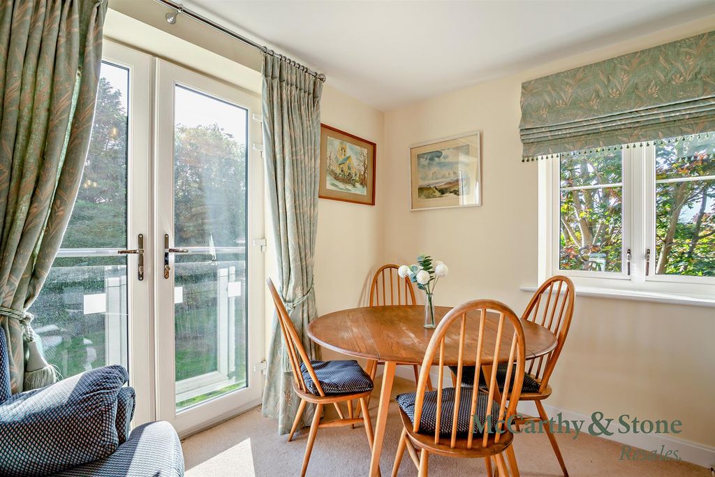 Property photo 3 of 15 8704251-Interior14-800.Jpg