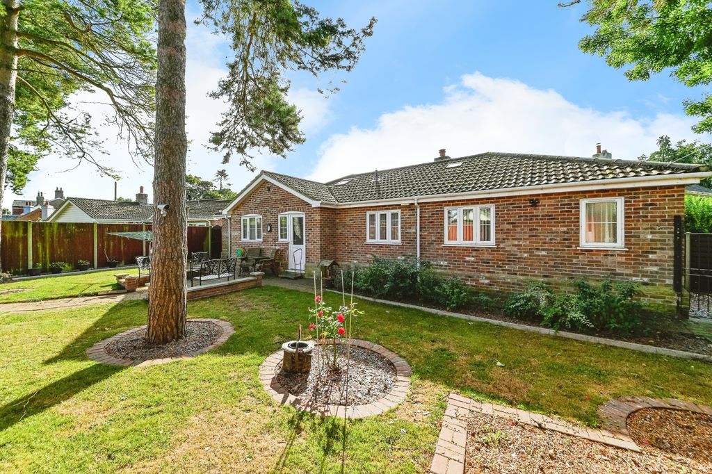 Property photo 2 of 19 1027