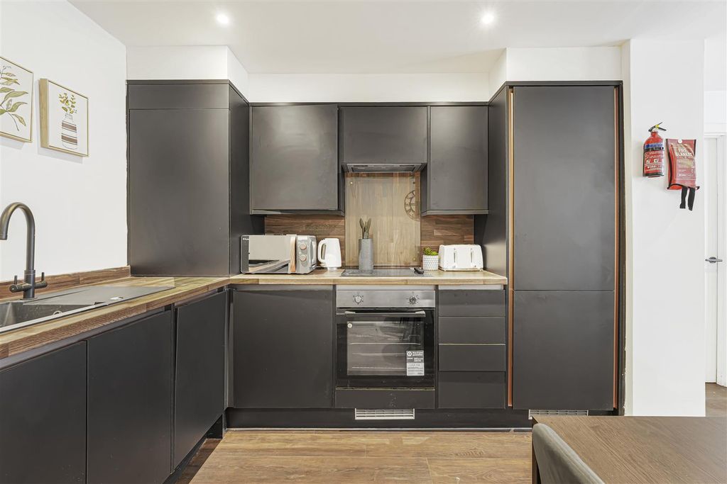 Property photo 2 of 8 Mnh04121.Jpg