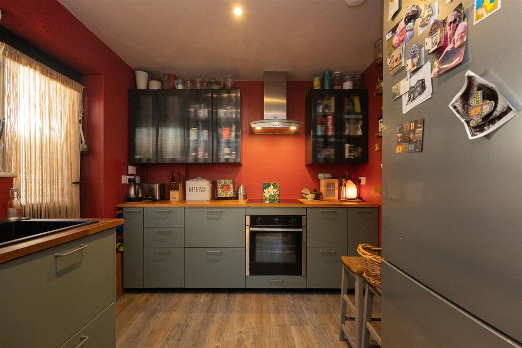 Property photo 3 of 24 Kitchen