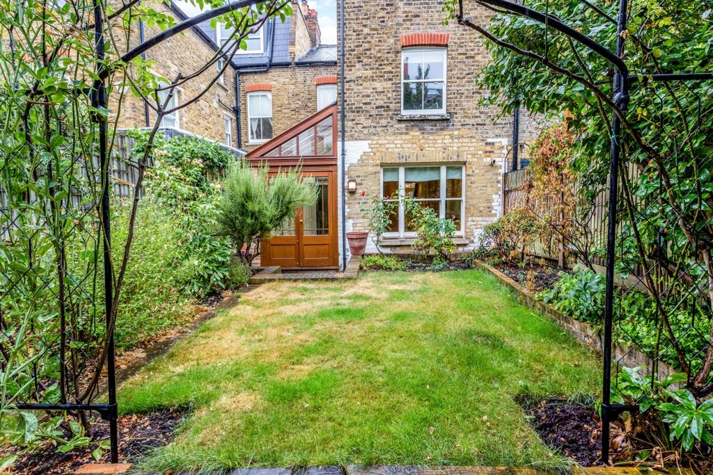 Property photo 2 of 12