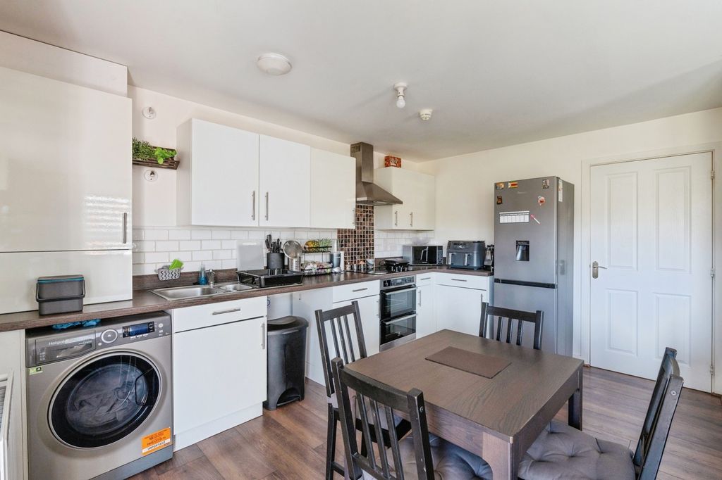 Property photo 2 of 14 Picture