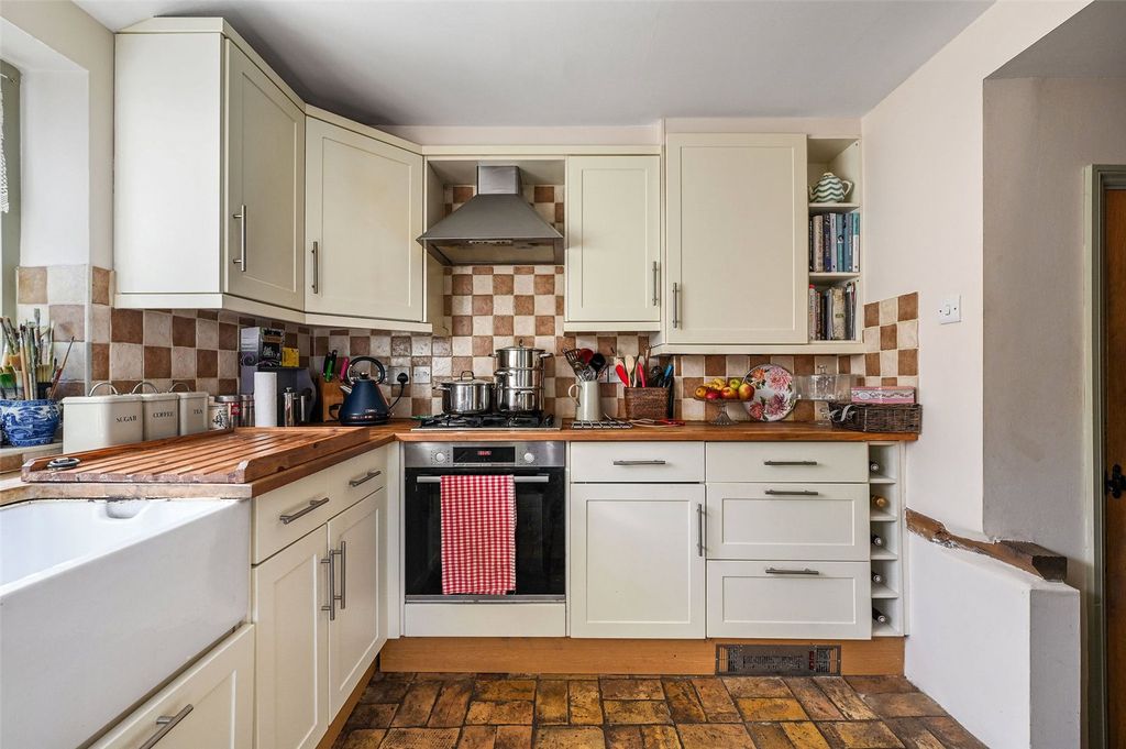 Property photo 2 of 31 Picture No. 07