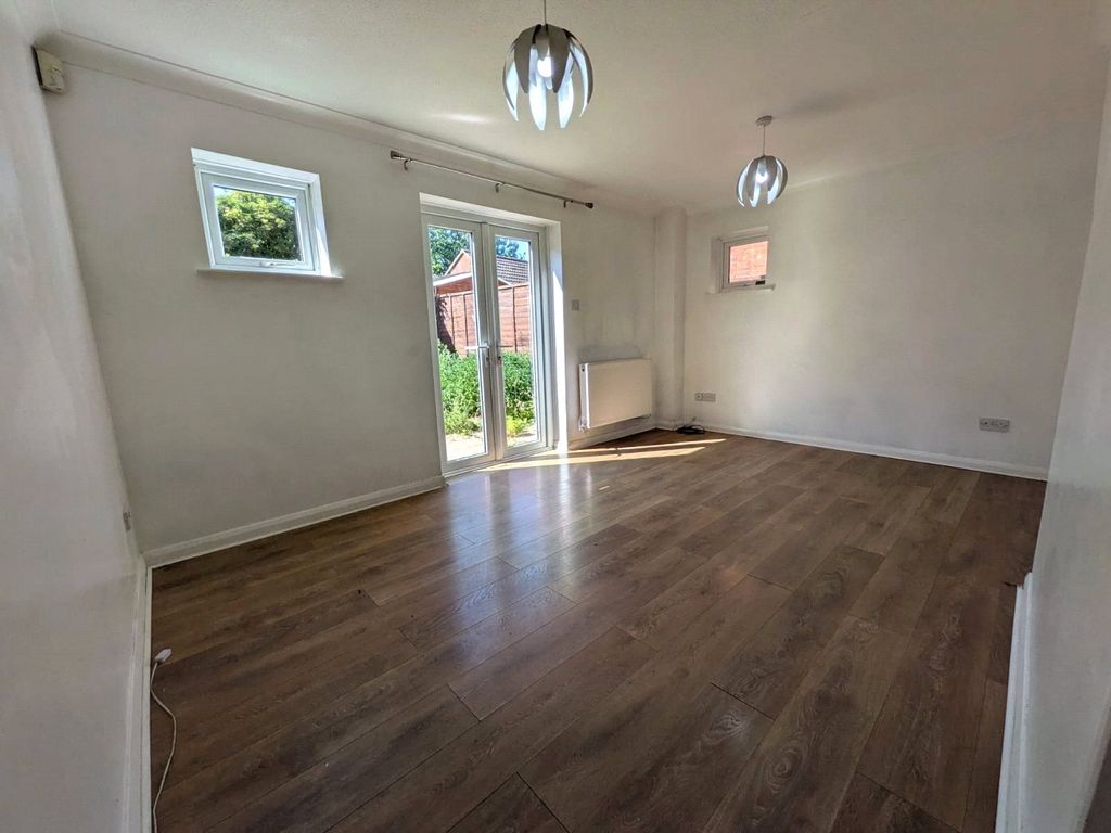 Property photo 2 of 8 Picture No. 04