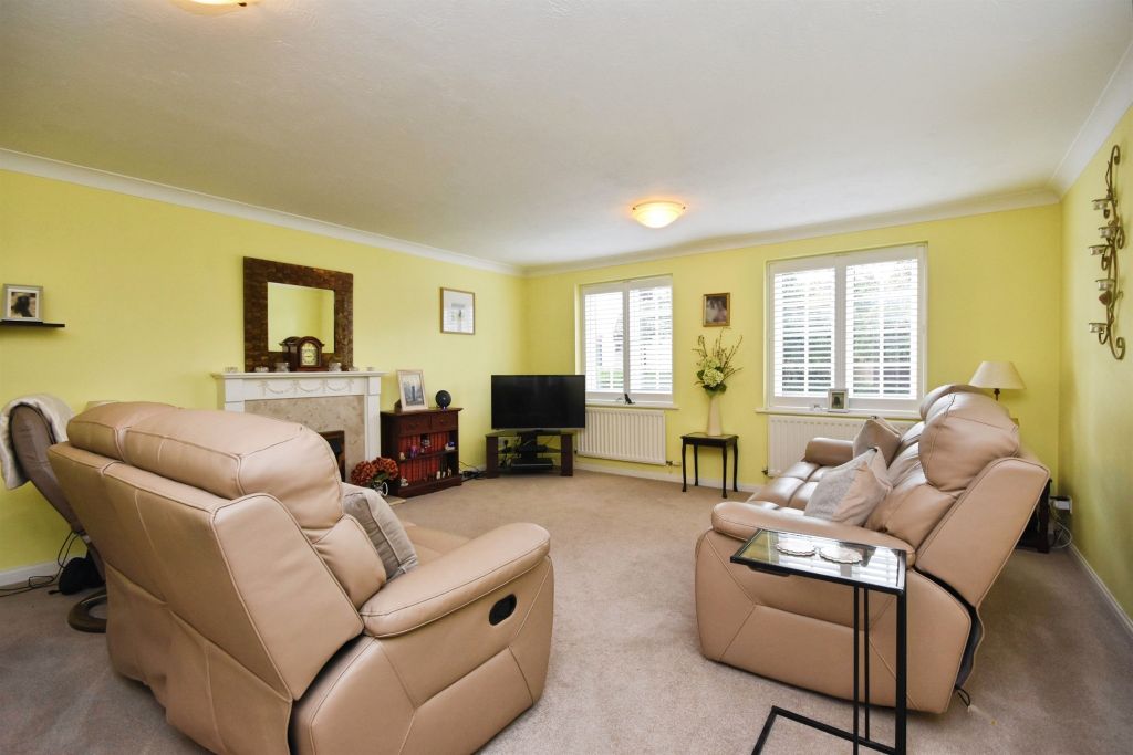 Property photo 2 of 23