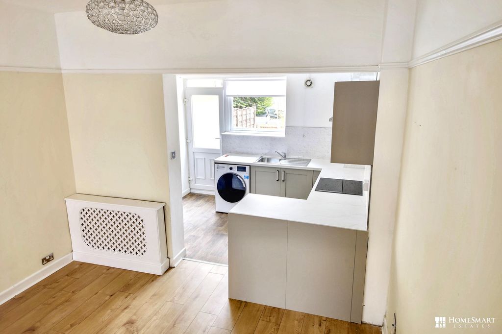 Property photo 3 of 16 Kitchen