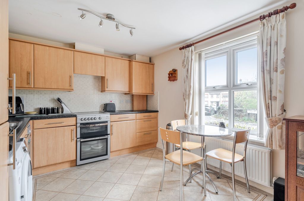 Property photo 3 of 13 1436544-13-69Ccf6...